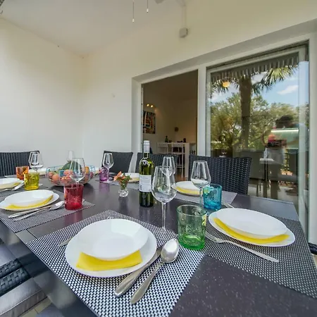 Holiday home Klara Duba Stonska