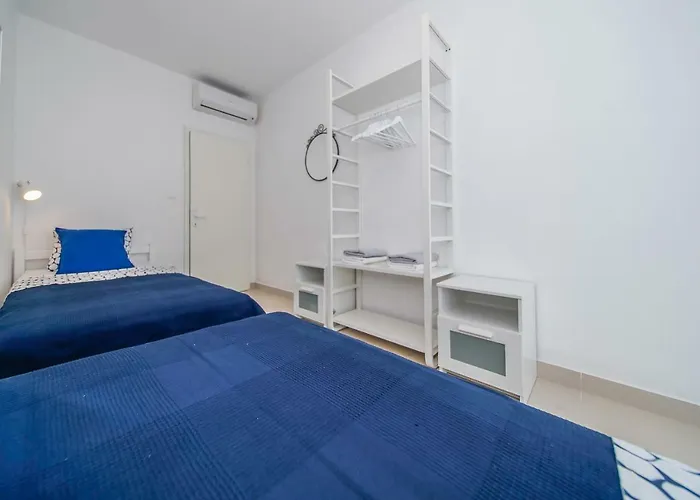 Holiday home Klara Duba Stonska